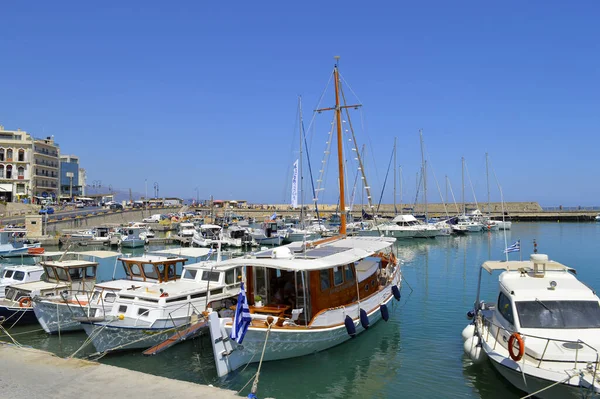 Boten Heraklion Haven Hoofdstad Van Kreta Een Van Griekse Eilanden — Stockfoto