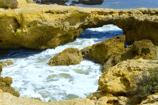 Erozja Wybrzeża Auramar Beach Wybrzeżu Algarve Portugalii — Zdjęcie stockowe