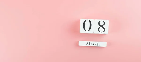 3月8日带有文本复制空间的粉色背景日历. — 图库照片