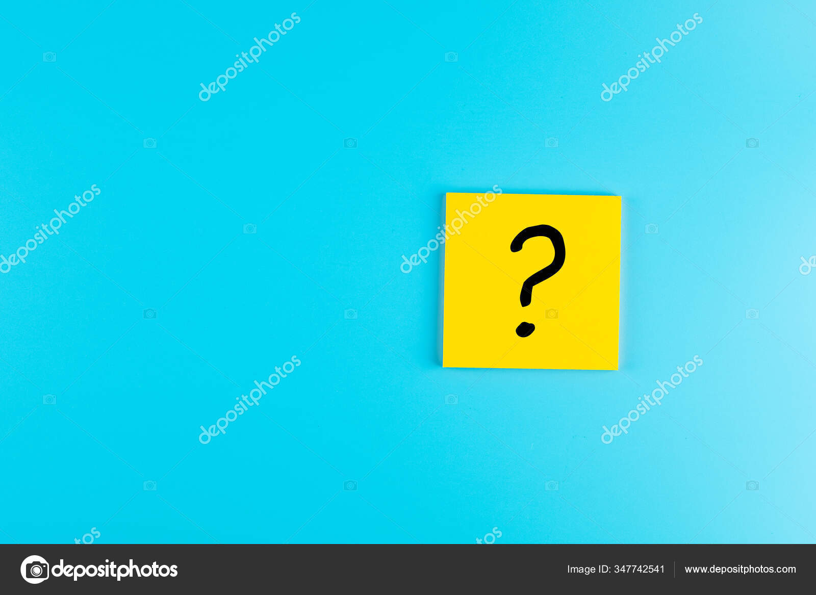 Fotos De Preguntas Mark Palabra Papel Nota Sobre Fondo Azul Preguntas Frecuentes Imagen De C Jopanuwatd 347742541