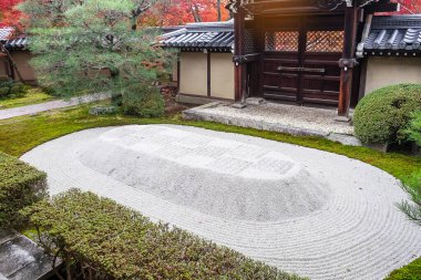 Güz mevsiminde güzel Eikando tapınağı, Kyoto, Kansai, Japonya 'daki turistik yerleriyle ünlü.