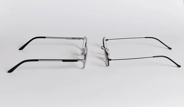 Deux Paires Lunettes Ressemblent Des Gens Sont Autre Veulent Dire — Photo