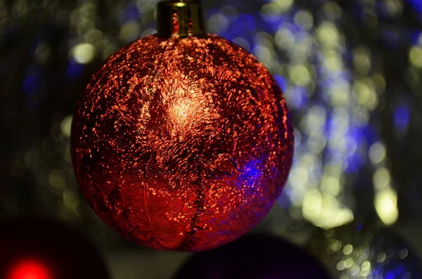 Coloridas bolas de Natal brinquedos — Fotografia de Stock