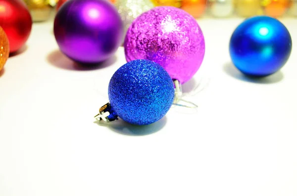 Barevné vánoční koule hračky — Stock fotografie