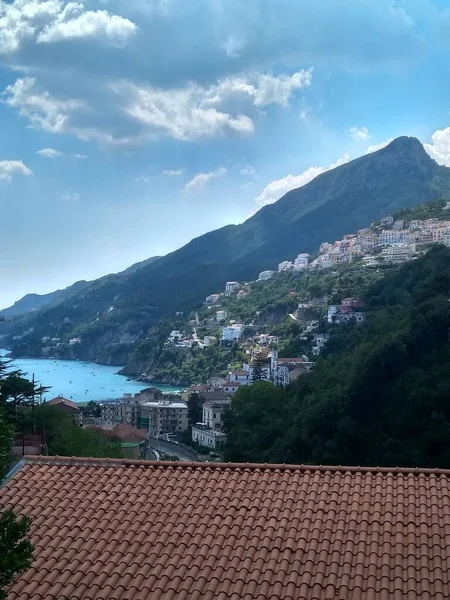市ヴィエトリ マーレ イタリアの美しい風景の眺め — ストック写真