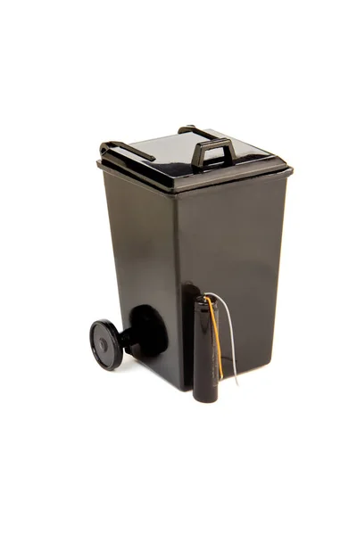 Condensador Com Fios Frente Cesta Lixo Brinquedo Preto Reciclagem Resíduos — Fotografia de Stock