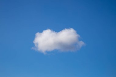 Gökyüzünde bir bulut temizlendi. Fırça veya nesneler için kullanılabilir.