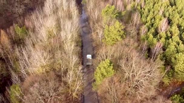 Luftaufnahme Eines Geländegängigen Industrie Lastwagens Auf Einem Feldweg — Stockvideo