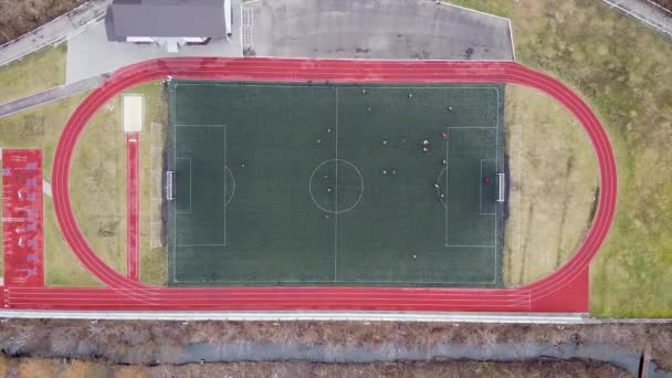 Kırsal Bir Stadyumdan Uçuyor Stadyumda Eğitim Var Kamera Aşağı Iniyor — Stok video