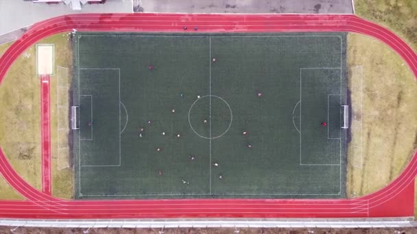 Letí Malého Venkovského Stadionu Trénink Probíhá Stadionu Kamerou Pohybu Nahoru — Stock video