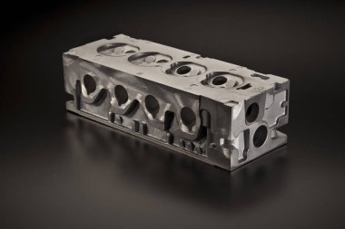 Metal araba bölümü koyu arka plan üzerinde
