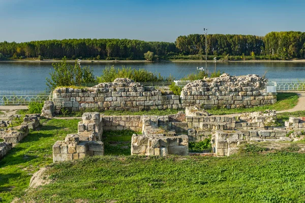 Ruiny starożytnej twierdzy Durostorum nad Dunajem — Zdjęcie stockowe