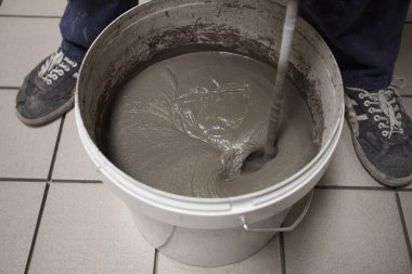 Yapıştırıcı yapımında, ayrıntı karıştırma alt