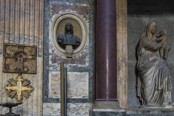 Detalhe do Panteão em Roma. Fechar vista interior. Panteão foi bu — Fotografia de Stock