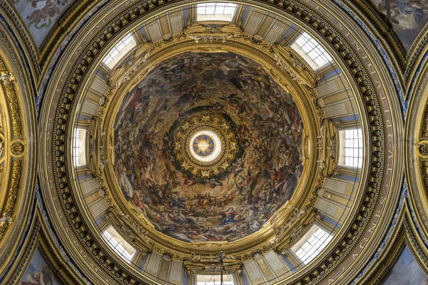 Igreja Santa Inês (Santa Agnese) em Agone. Igreja de Francesco Borromini. Igreja barroca do século XVII em Roma. Itália, junho de 2017 — Fotografia de Stock