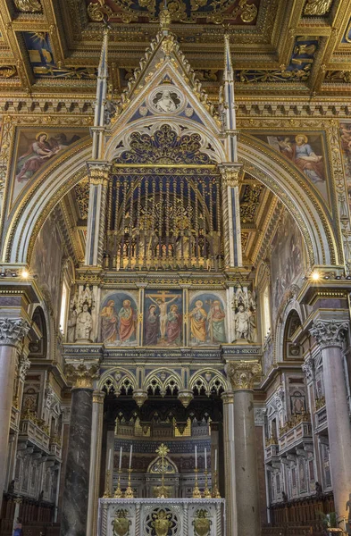 Basilica di San Giovanni in Laterano (Papalık kemer iç — Stok fotoğraf