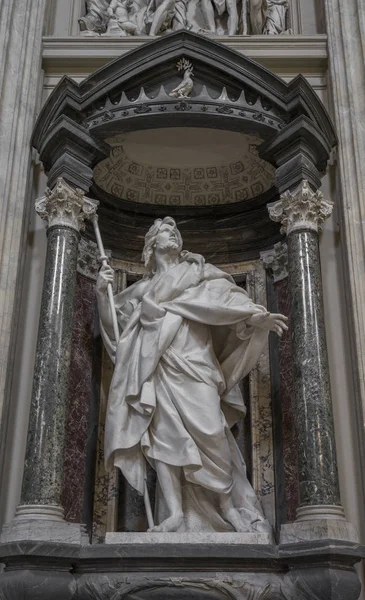 Statue en marbre disciple de Jésus Apôtre de Saint Jacques le Gre — Photo