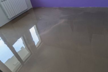 İçişleri ev yapım aşamasında. Kendini l ile Döşeme Branda