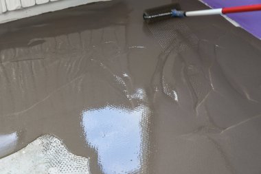 İçişleri Ev yapım aşamasında. Kendini pl tesviye Yayilim