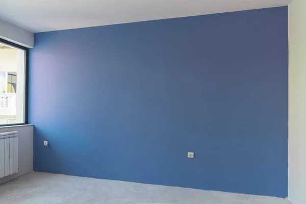 Interior inacabado de apartamento en construcción. Cóncavo gris — Foto de Stock