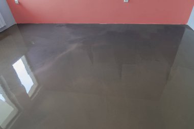 İçişleri ev yapım aşamasında. Ayna pürüzsüz yüzey t