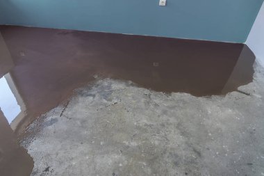 İçişleri ev yapım aşamasında. Ayna pürüzsüz yüzey t