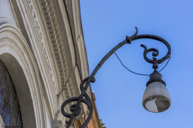 Ferforje ve bir cam Abajur o güzel sokak fener