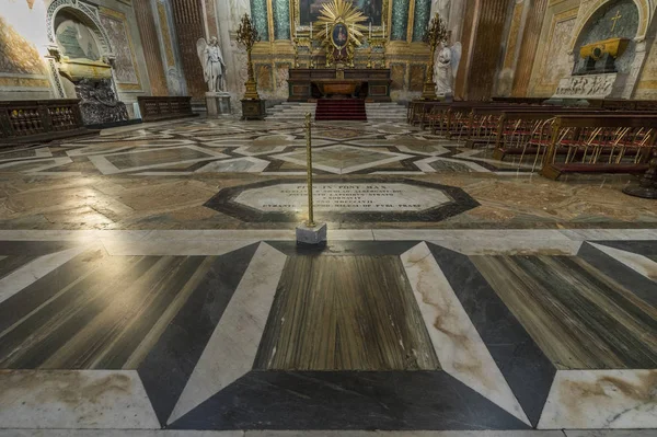 从大理石地板的圣塔玛丽亚德利 Angeli e dei 马蒂细节 — 图库照片