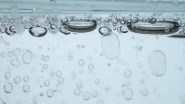 Gazlı su balonu hareketi