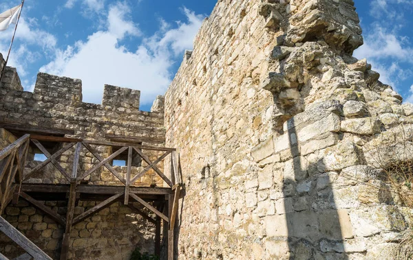 Tour de forteresse en pierre de la ville médiévale Cherven Bulgarie — Photo