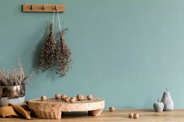Desain Ruang Makan Interior Dengan Meja Kayu Aksesoris Dapur Herbal — Stok Foto