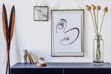Modern apartmanın içinde ilginç bir çerçeve.