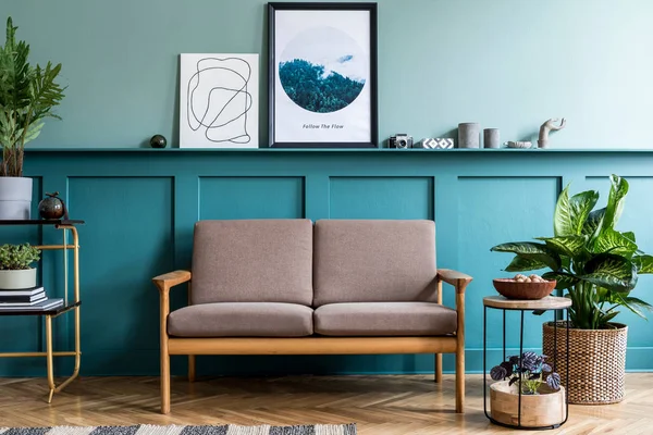 Design Colorido Verde Moderno Interior Com Sofá Elegante Confortável — Fotografia de Stock