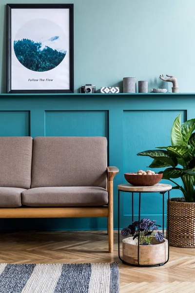 Modern Green Colored Design Interior Comfortable Stylish Sofa — Stock Photo, Image