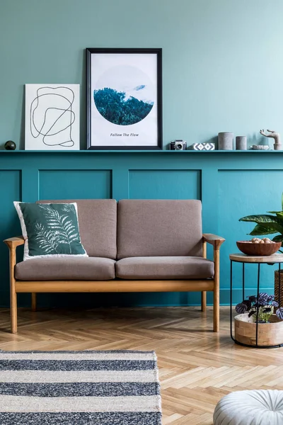 Design Colorido Verde Moderno Interior Com Sofá Elegante Confortável — Fotografia de Stock