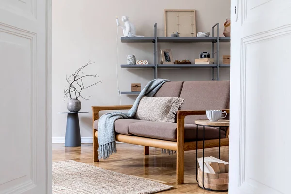Moderno Apartamento Interior Com Elegante Sofá Vaso — Fotografia de Stock