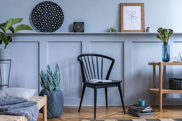 Modern Oturma Odasının Tasarım Ahşap Konsolu Şezlong Sandalye Yastık Ekose — Stok fotoğraf