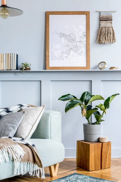 Stylový Interiér Obývacího Pokoje Modelovým Rámečkem Plakátu Designovou Pohovkou Dřevěnou — Stock fotografie