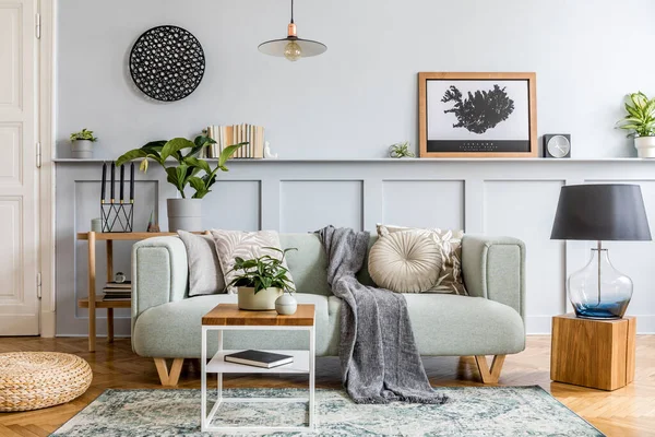 Elegante Diseño Interior Sala Estar Con Sofá Moderno Menta Consola —  Fotos de Stock