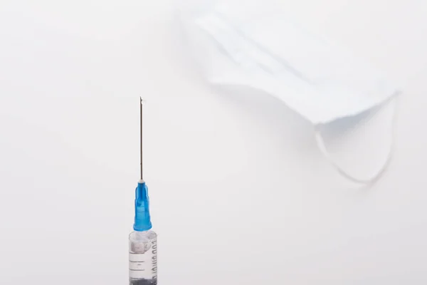 Medizinische Spritze Mit Einem Tropfen Lösung Ende Der Nadel — Stockfoto