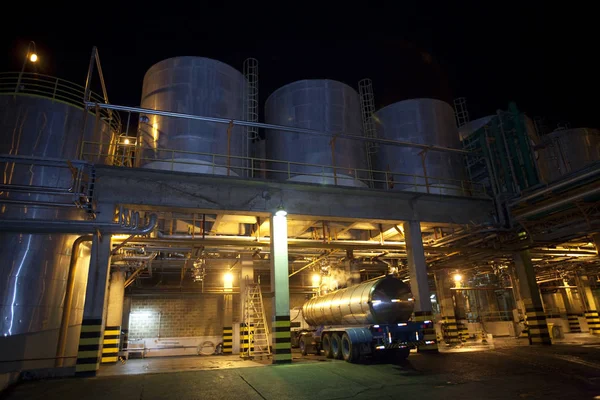 Industria por la noche — Foto de Stock