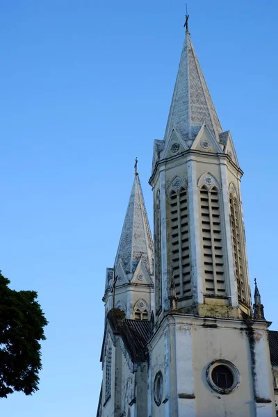 Oude kathedraal verlaten — Stockfoto