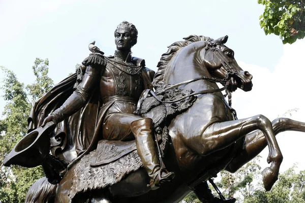 Staue Simon Bolívar — Stock fotografie