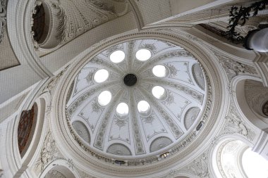 Viyana, Avusturya 29 Mayıs 2017 - Viyana Hofburg'ın kubbe iç parçası