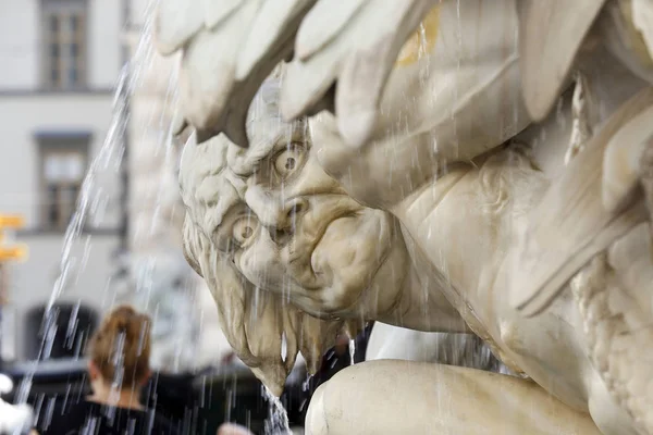 オーストリア ウィーン ホーフブルク宮殿の噴水の詳細 — ストック写真