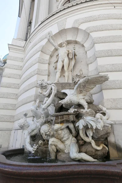 奥地利维也纳 2017年5月29日 奥地利维也纳霍夫堡皇宫陆地喷泉上的部队 — 图库照片