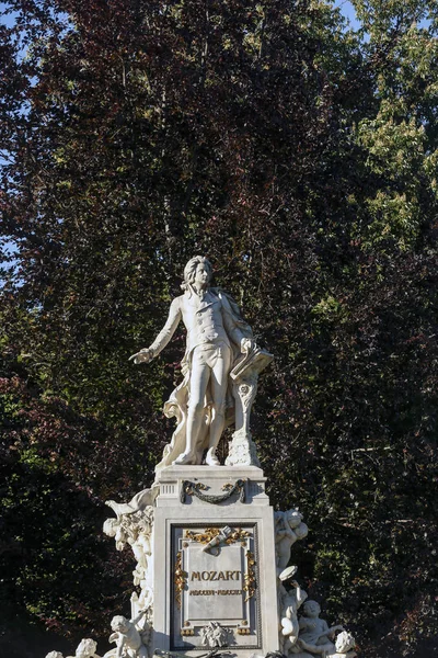 Viena, statuia lui Mozart — Fotografie, imagine de stoc