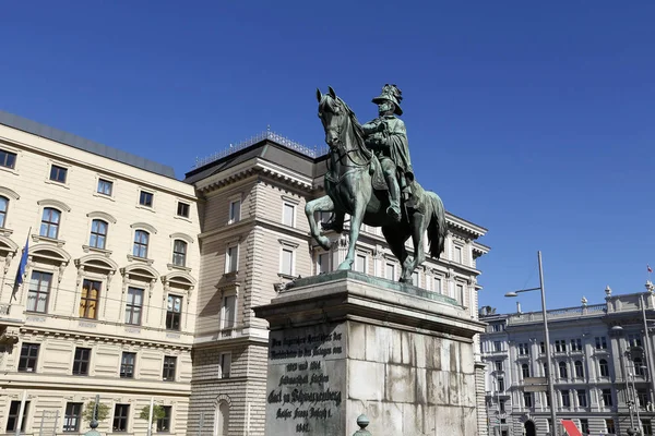 Estatua de Carl Schwartzenberg —  Fotos de Stock