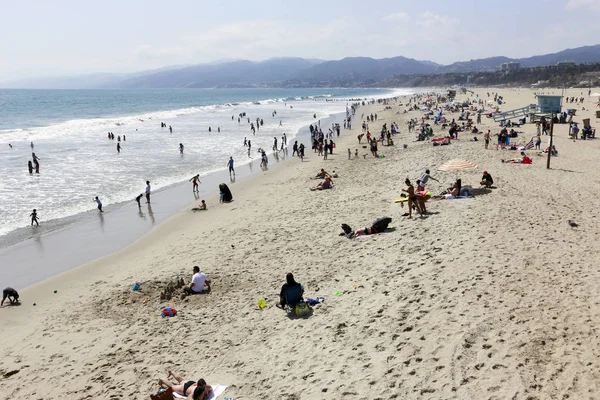 Santa Monica California Jun 2015 Widok Plaży Santa Monica Ludźmi — Zdjęcie stockowe