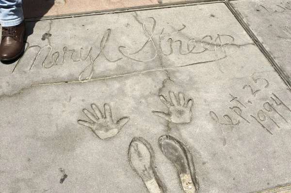 Odcisk dłoni i podpis Meryl Streep na Hollywood Boulevard — Zdjęcie stockowe
